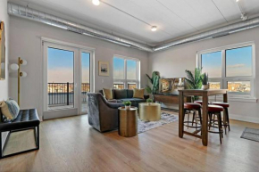 Hip & Stylish 2BR Apt in Belmont